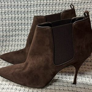 Manolo Blahnik Dildi Brown Suede Ankle Boots Size 6,5 New without box